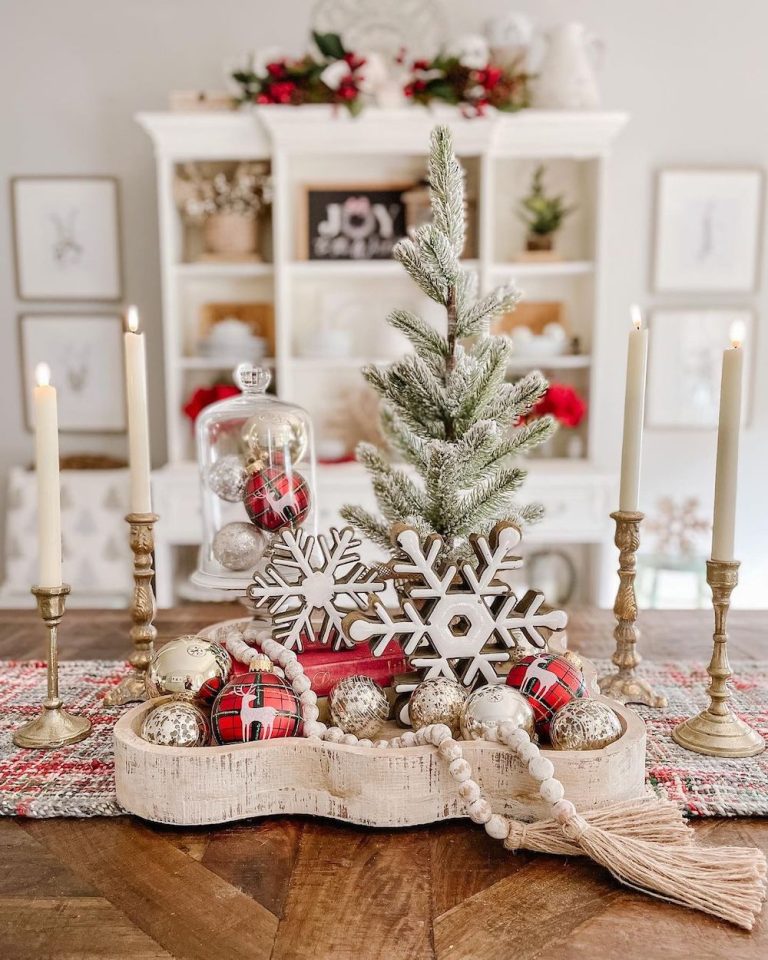 32 Christmas Centerpiece Ideas that Add Beauty to Your Table