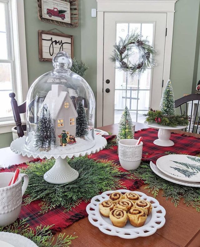 32 Christmas Centerpiece Ideas that Add Beauty to Your Table