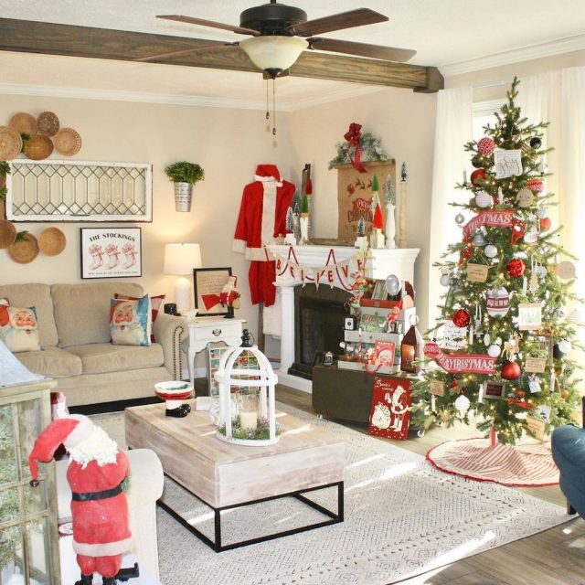 23 Amazing Christmas Living Room Ideas to Celebrate the Season!