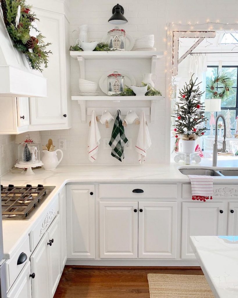 Christmas Decor Ideas for the Kitchen — Aratari At Home