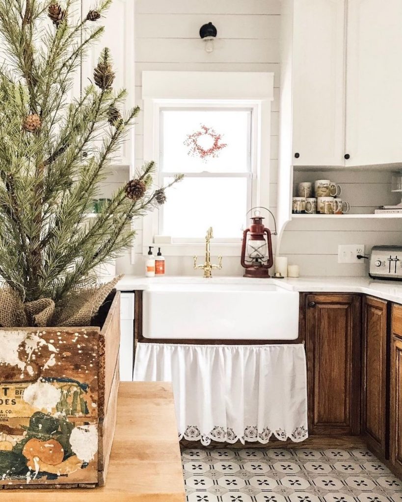 In 19 #Christmas #ChristmasKitchen #HomeDecor #ChristmasDecorIdeas 