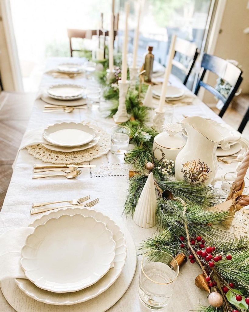 15 Christmas Garland to Decorate the Holiday Table