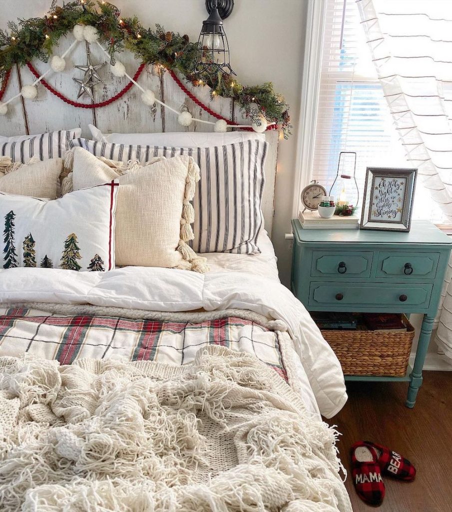 31 Holiday Guest Room Ideas  christmas bedroom, christmas decorations  bedroom, holiday guest room