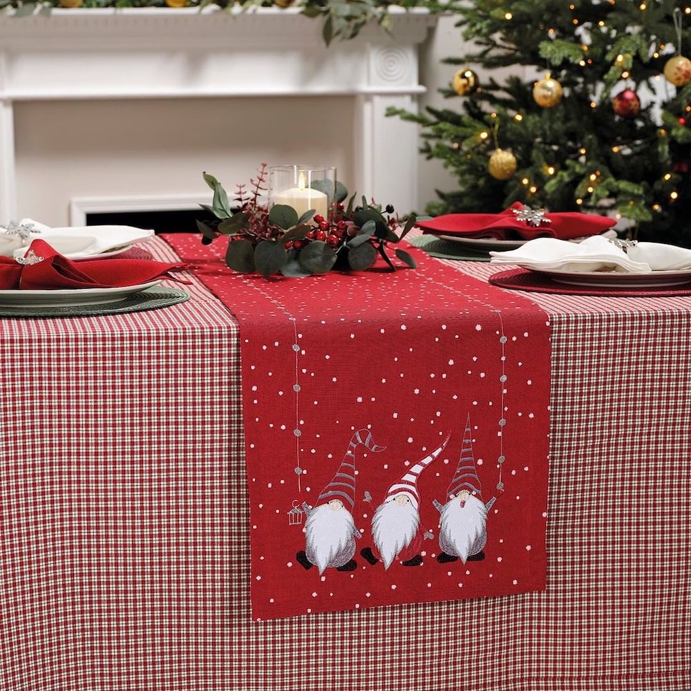 In 2 #Christmas #ChristmasTablescape #DiningRoomDecor #HomeDecor #ChristmasDecorIdeas 