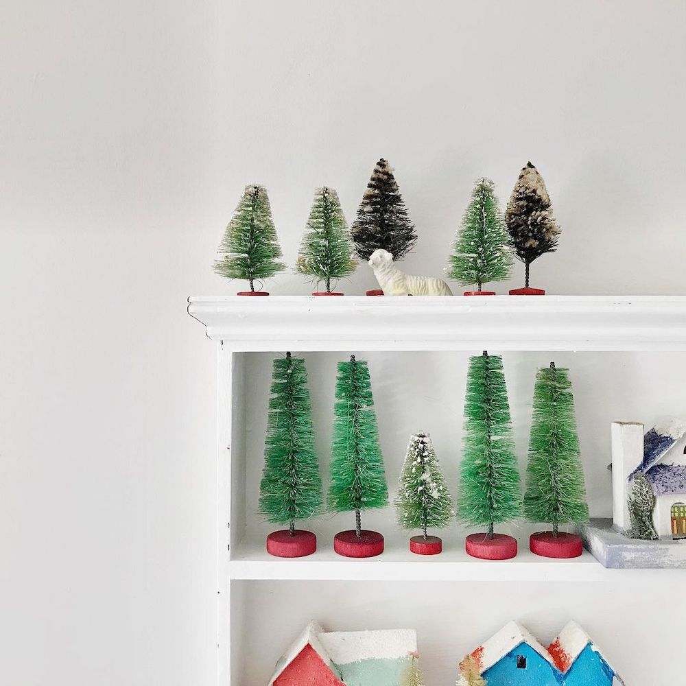Christmas Bottlebrush Tree Decor In 3 #Christmas #ChristmasBottlebrushTrees #HomeDecor #ChristmasDecorIdeas