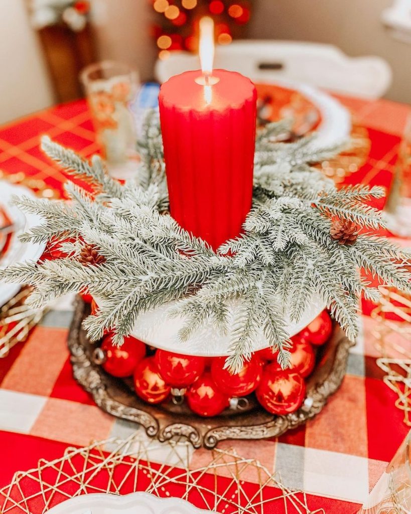 Christmas Centerpiece Ideas In 4 #Christmas #ChristmasCenterpiece #DinnerTableStyling #HomeDecor #ChristmasTableIdeas 
