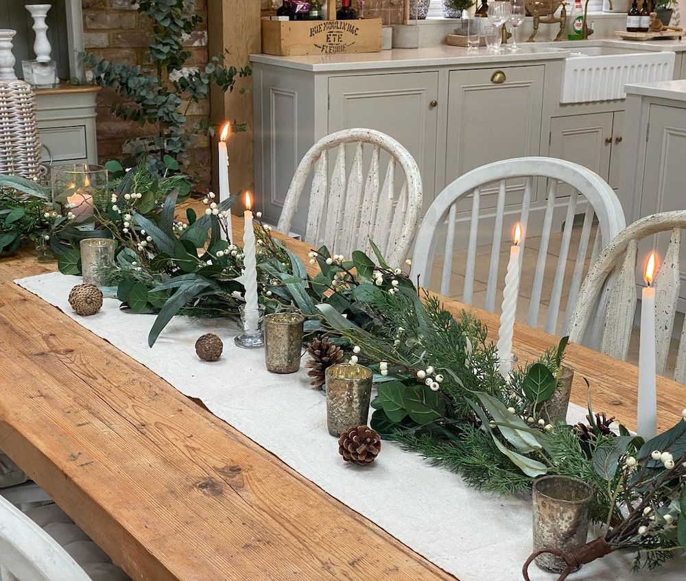 15 Christmas Garland to Decorate the Holiday Table