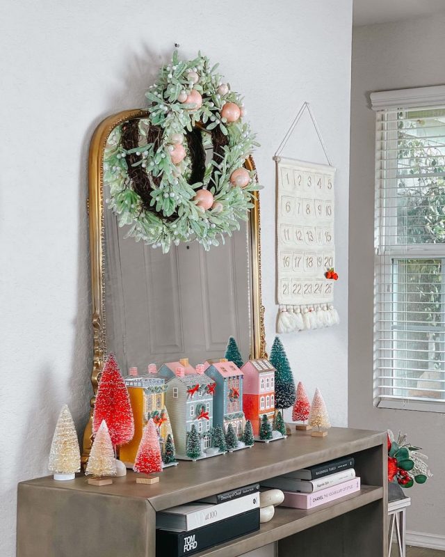 35 Christmas Entryway Decor Ideas To Welcome Your Holiday Guests!