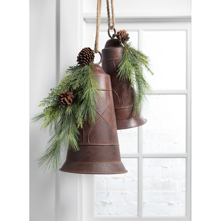 Bell Metal Shaped Ornament Set #Christmas #ChristmasMudroom #Mudroom #HomeDecor #ChristmasDecorIdeas 