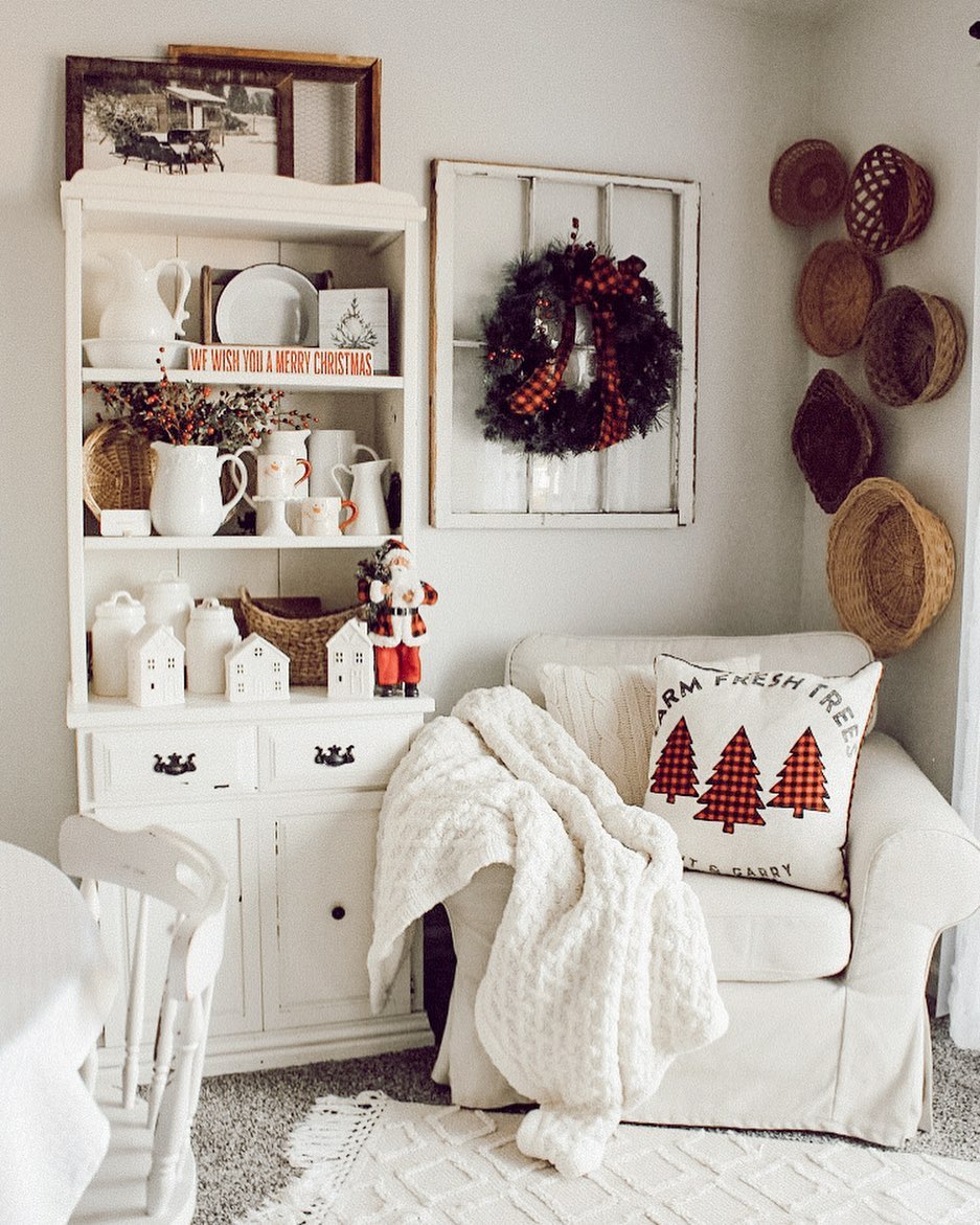 Christmas Reading Nooks to Stay Cozy All Winter Season