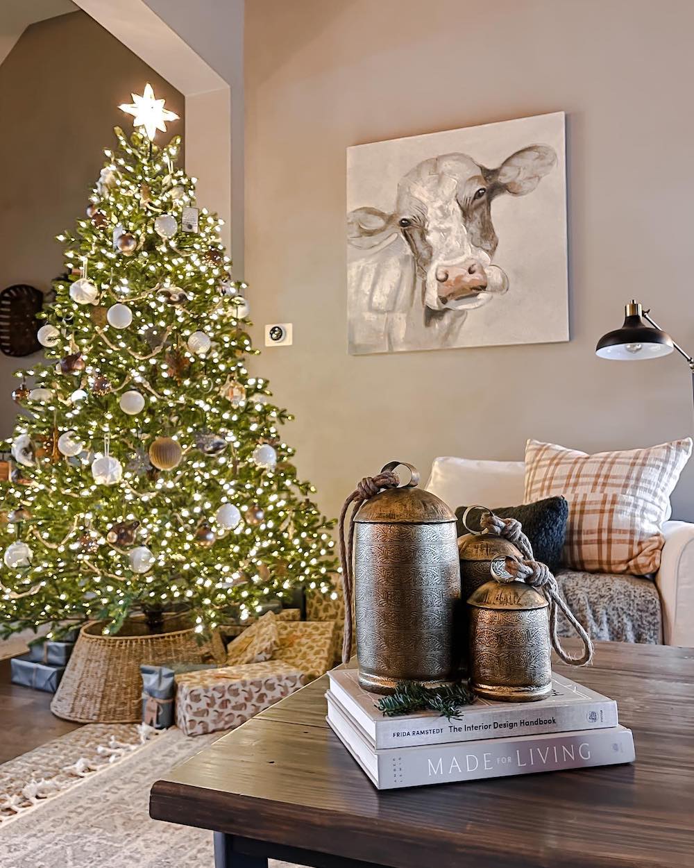 In 17 #Christmas #NeutralChristmas #NeutralLivingRooms #NeutralChristmasStyling 