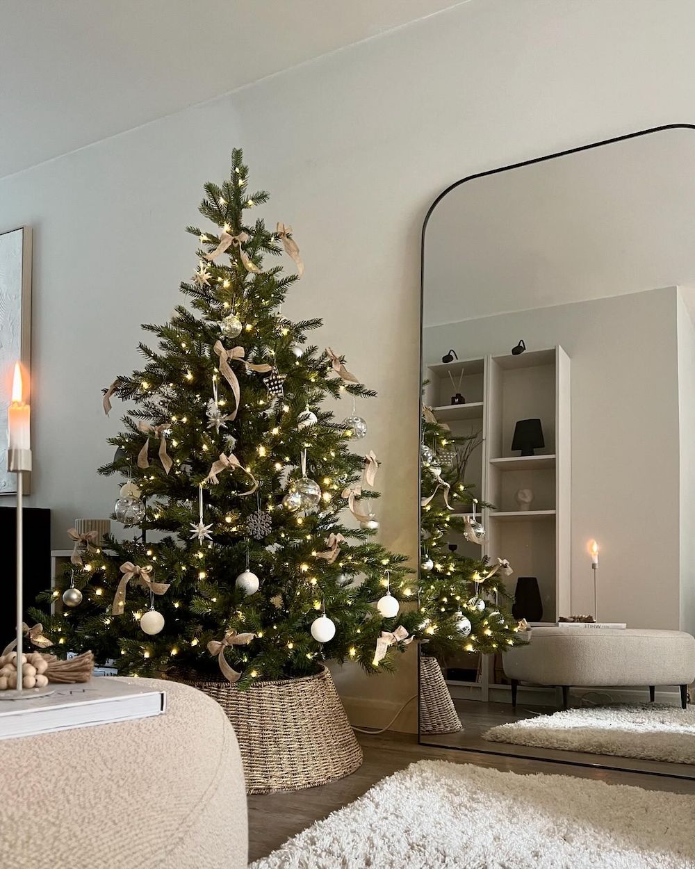 In 32 #Christmas #NeutralChristmas #NeutralLivingRooms #NeutralChristmasStyling 