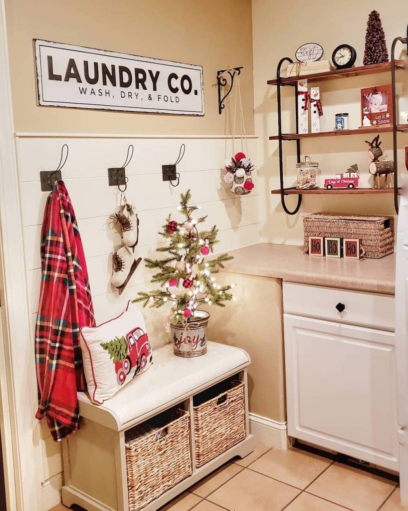 Christmas Laundry Room Decor Ideas that’ll Make Laundry Less Mundane