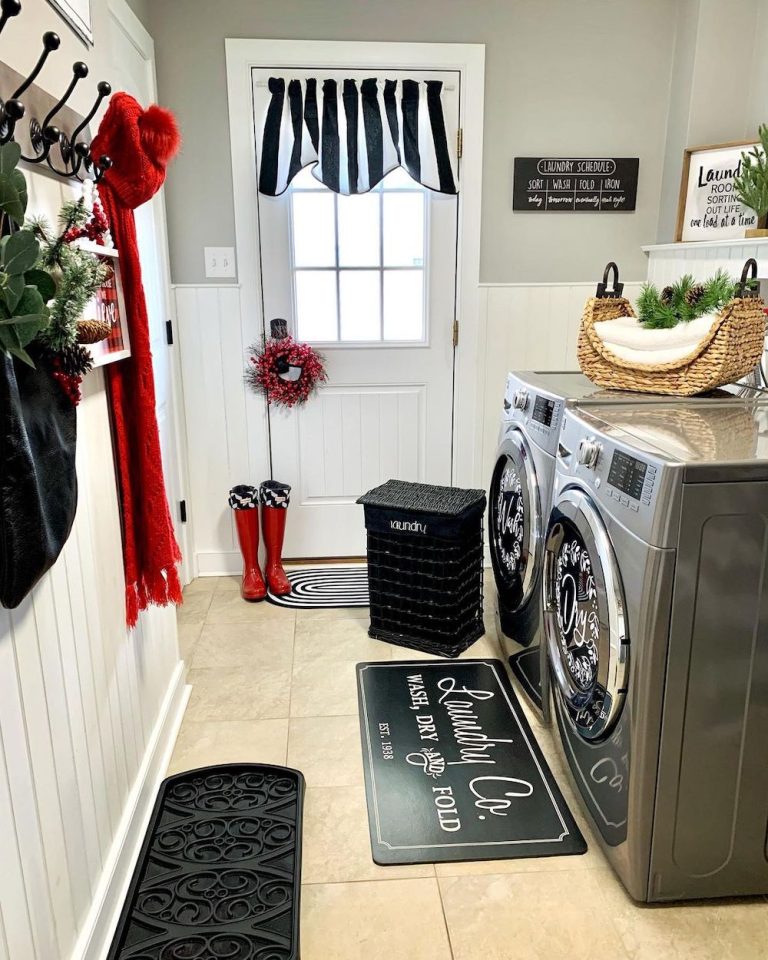 Christmas Laundry Room Decor Ideas that’ll Make Laundry Less Mundane