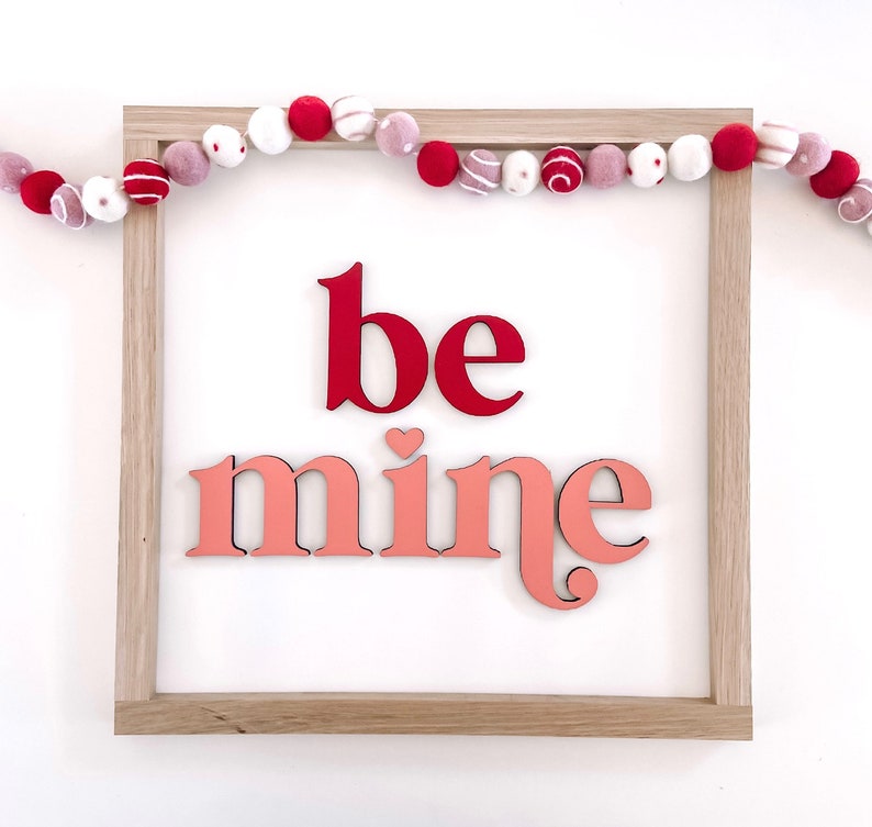 Valentine Vignette Decor Ideas Be Mine Valentines Decor Valentines Day Sign #ValentinesDay#ValentineVignette #HomeDecor #ValentineDecorIdeas 