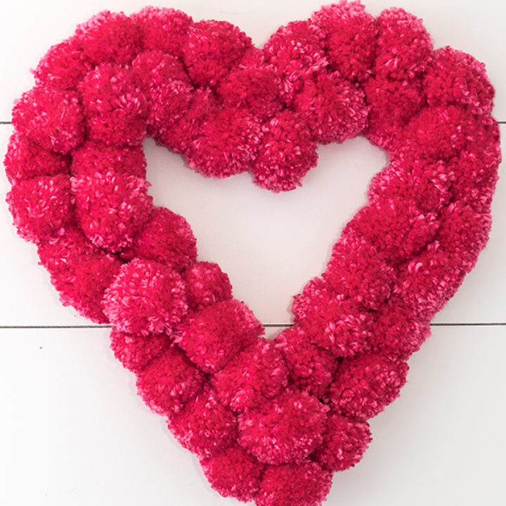 In 14 #ValentinesDay #DIYValentinesDayWreaths #HomeDecor #ValentineDecorIdeas 