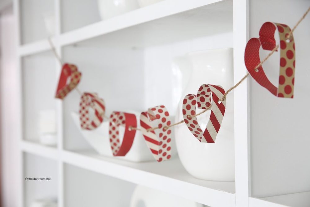 In 14 #ValentinesDay #DIYValentinesDecor #HomeDecor #ValentineDecorIdeas 