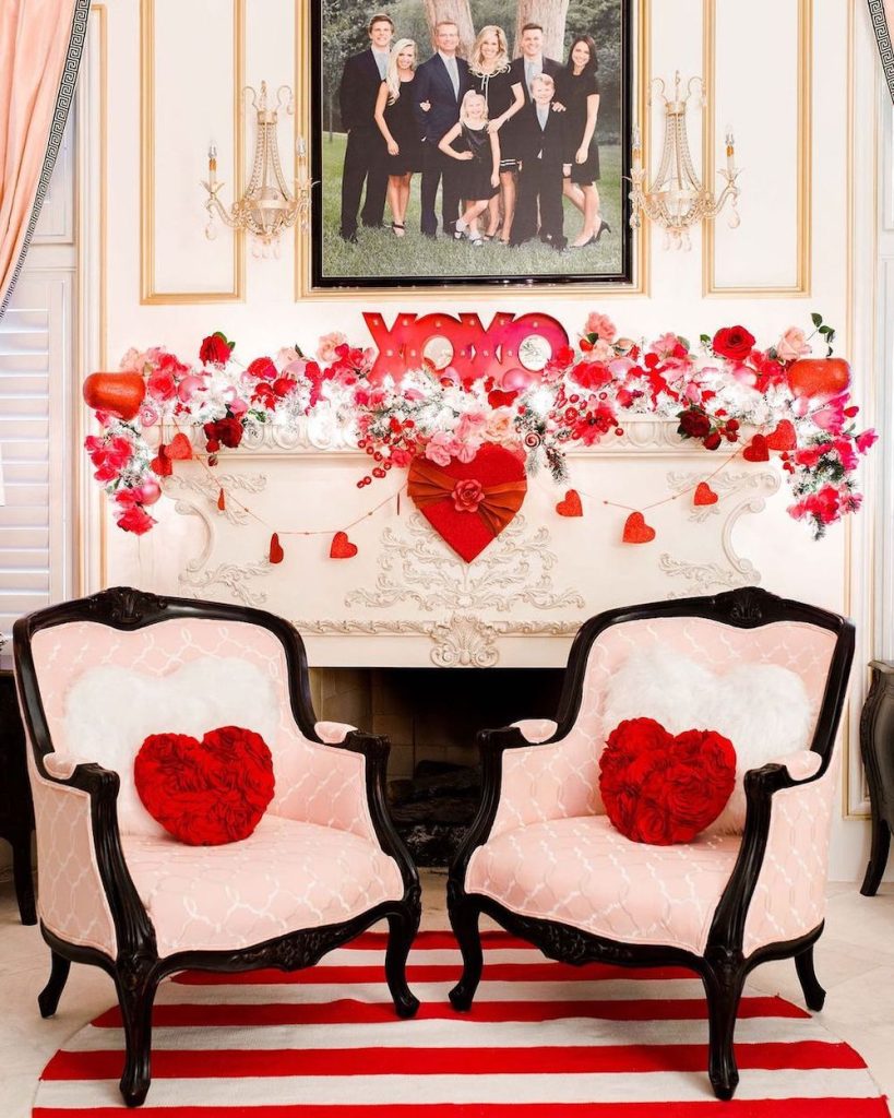 In 2 #ValentinesDay#ValentinePillows #HomeDecor #ValentineDecorIdeas 