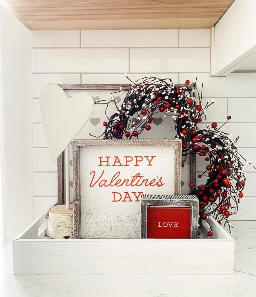 Valentine Vignette Decor Ideas In 9 #ValentinesDay#ValentineVignette #HomeDecor #ValentineDecorIdeas 
