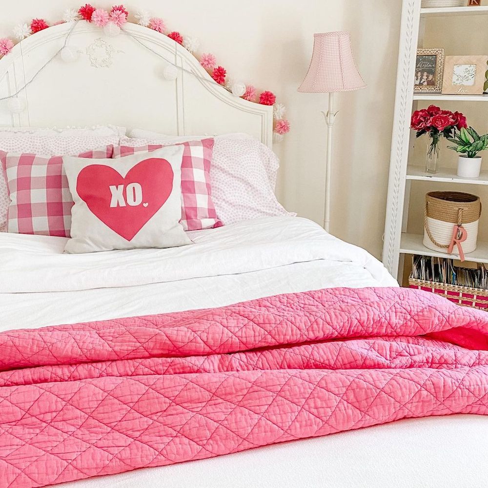 Valentine Bedroom Decor Ideas In 9 #ValentinesDay#ValentineBedrooms #HomeDecor #ValentineDecorIdeas 