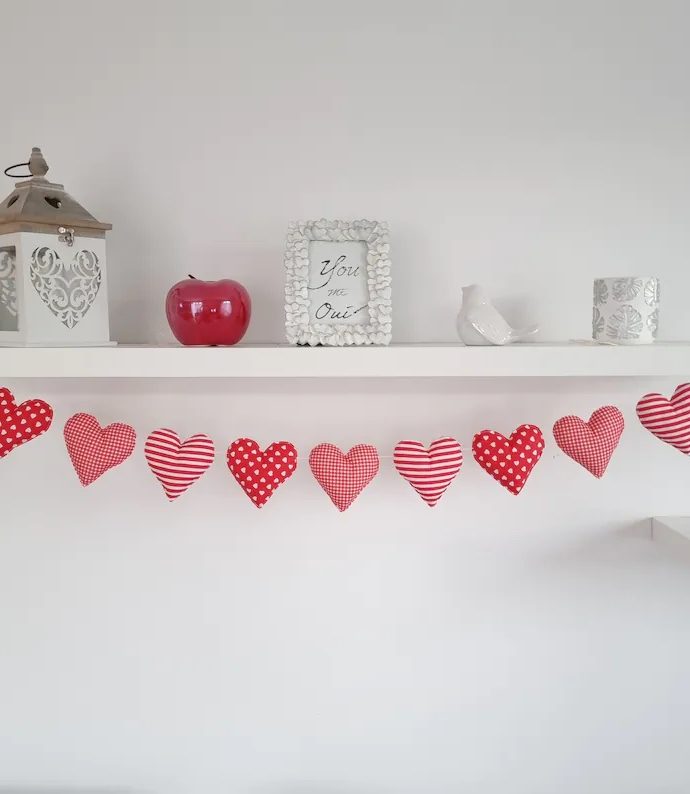 11 Cutest Valentines Day Garlands to Celebrate the Season