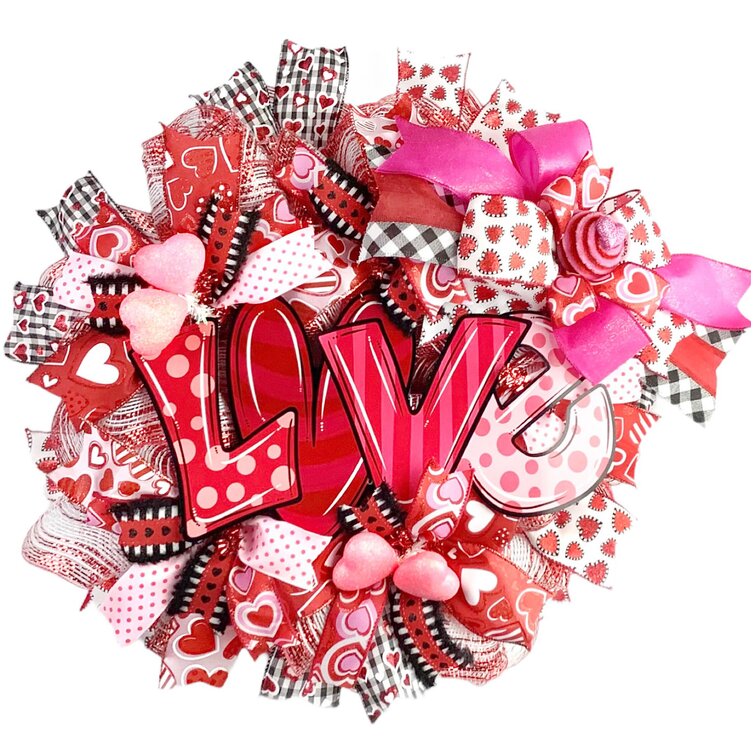 Valentine Porch Decor Ideas Whimsical Love Cutout Valentines Day Wreath #ValentinesDay #ValentineFrontPorch #HomeDecor #ValentineDecorIdeas 