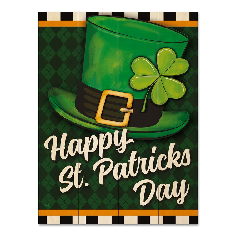 Happy St. Patrick's Day Wood Pallet #StPatricksDay #StPatricksDayDecor #StPatricksVignette #HomeDecor #StPatricksDecorIdeas 