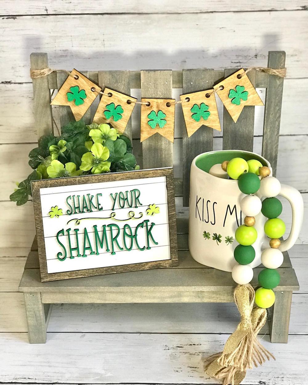 17 St Patrick's Vignette Decor Ideas to Celebrate the Season