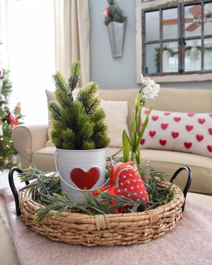 14 Valentine Table Centerpiece Ideas that Adds Beauty to Your Table!