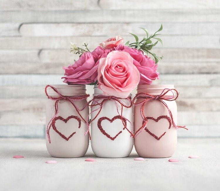 In 6 #ValentinesDay #Centerpiece #ValentineTableCenterpiece #HomeDecor #ValentineDecorIdeas 