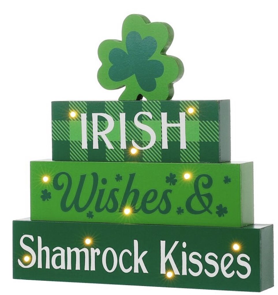 Lighted St. Patrick's Wooden Block Table Sign #StPatricksDay #StPatricksDayDecor #StPatricksVignette #HomeDecor #StPatricksDecorIdeas 