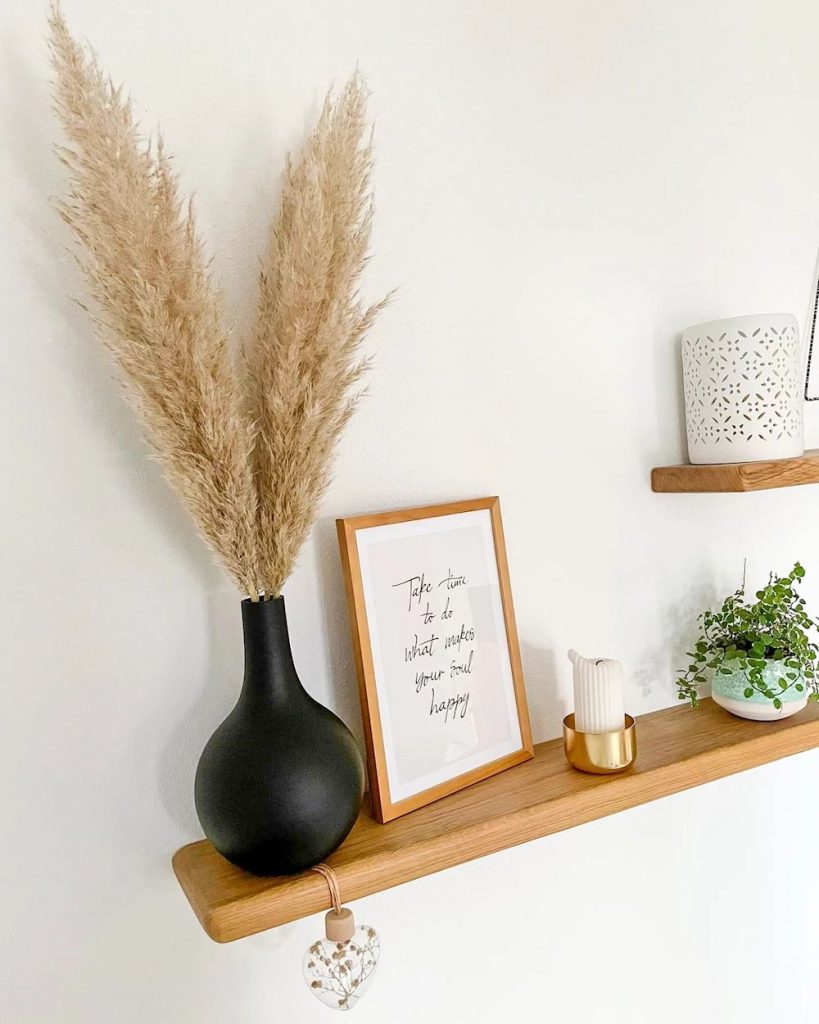 Use Pampas Grass In 13 #Coastal #BoHo #PampasGrass #DriedGrasses #HomeDecor #CoastalHomeDecor 