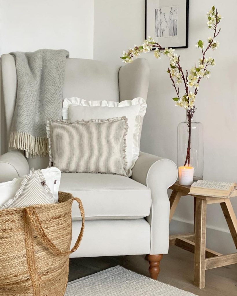 Wingback Accent Chairs Inspo 1 #WingbackChair #AccentChair #NeutralChairs #HomeDecor 