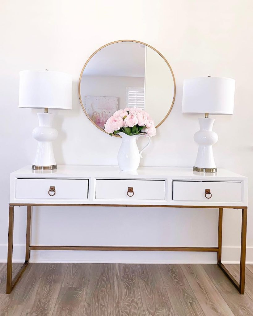 White Table Lamps In 1 #TableLamps #WhiteTableLamps #WhiteLamps #ConsoleTableLamps #HomeDecor