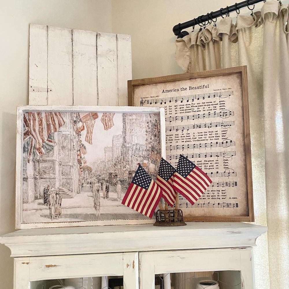 Patriotic Wall Art In 3 #FourthofJuly #PatrioticWallArt #FourthofJulyWallArt #4thofJulyDecor #HomeDecor