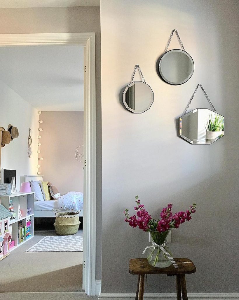 Chain Hanging Mirrors In 5 #Mirrors #ChainHangingMirrors #DecorativeMirrors #HomeDecor 