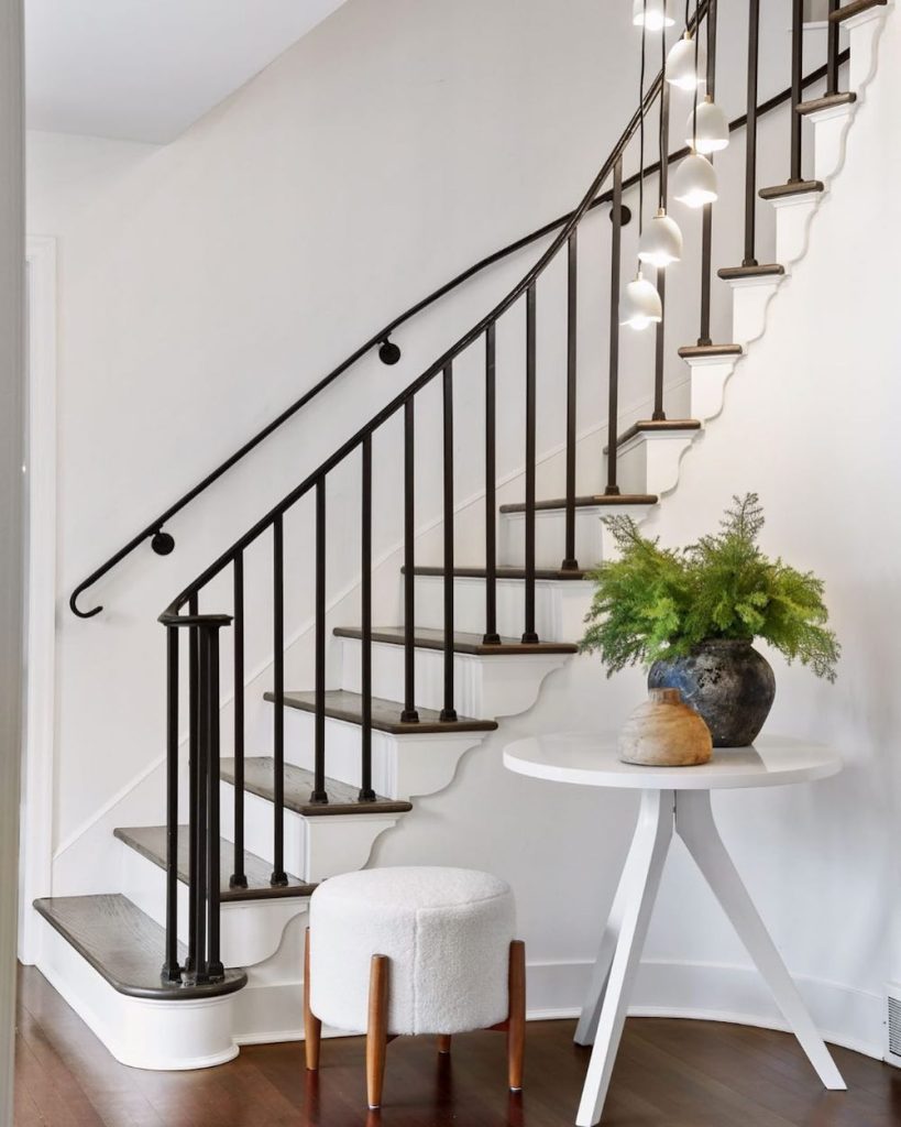 In 12 #Entryways #ConsoleTables #NeutralEntryways #NeutralInteriors #HomeDecor  