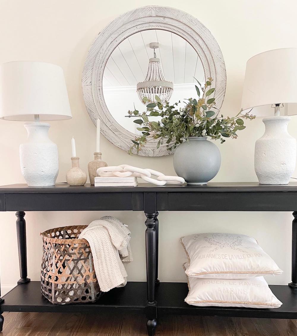 8 White Table Lamp Ideas for your Console Table