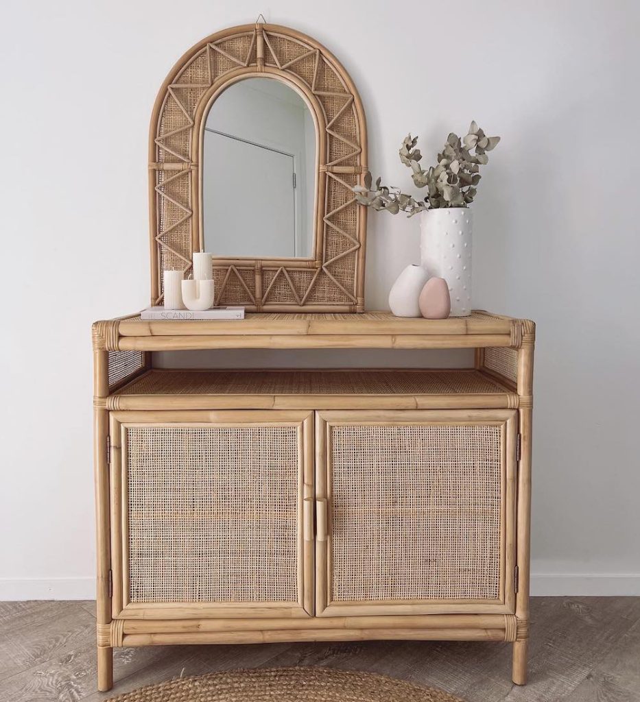 In 7 #Entryway #Foyer #RattanEntrywayTable #ConsoleTable #HallwayTable #StylingTips #HomeDecor