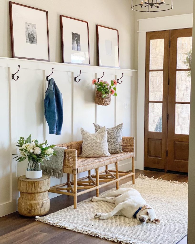 In 9 #Entryways #ConsoleTables #NeutralEntryways #NeutralInteriors #HomeDecor  