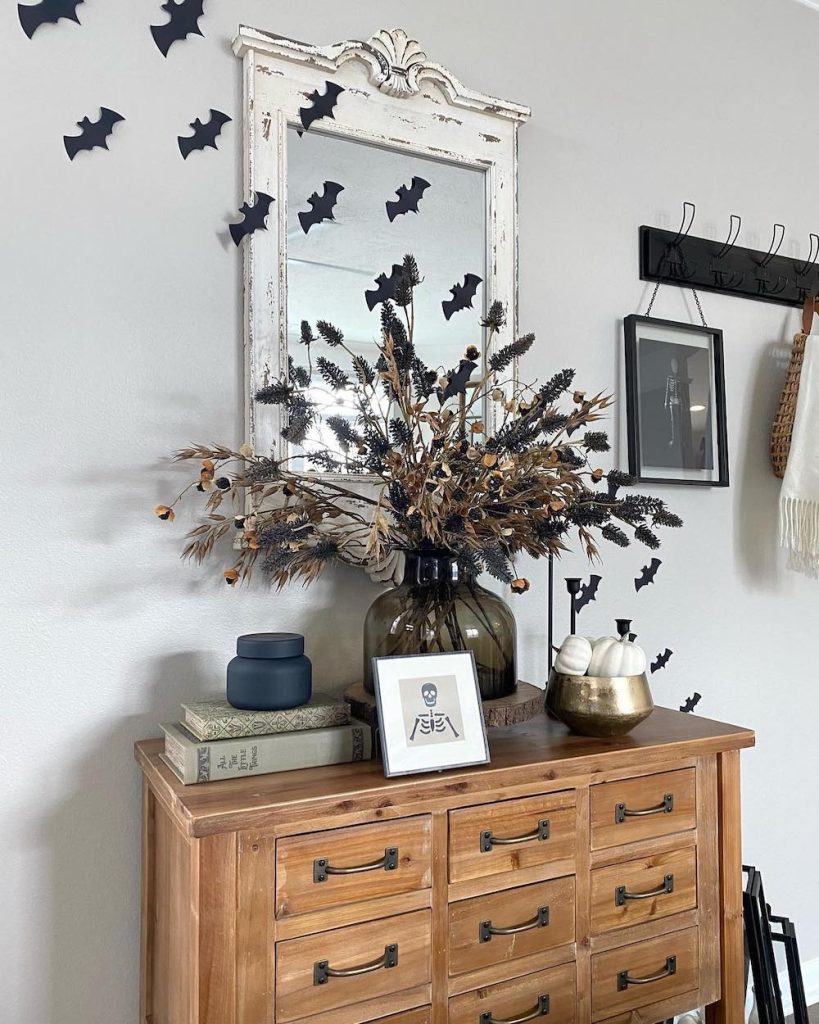 Halloween Entryway Decor Ideas In 4 #Halloween