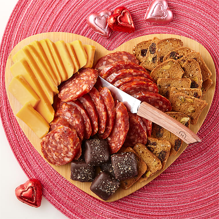 Valentine's Day Charcuterie Boards #Charcuterie #CharcuterieBoards #ValentinesDay  