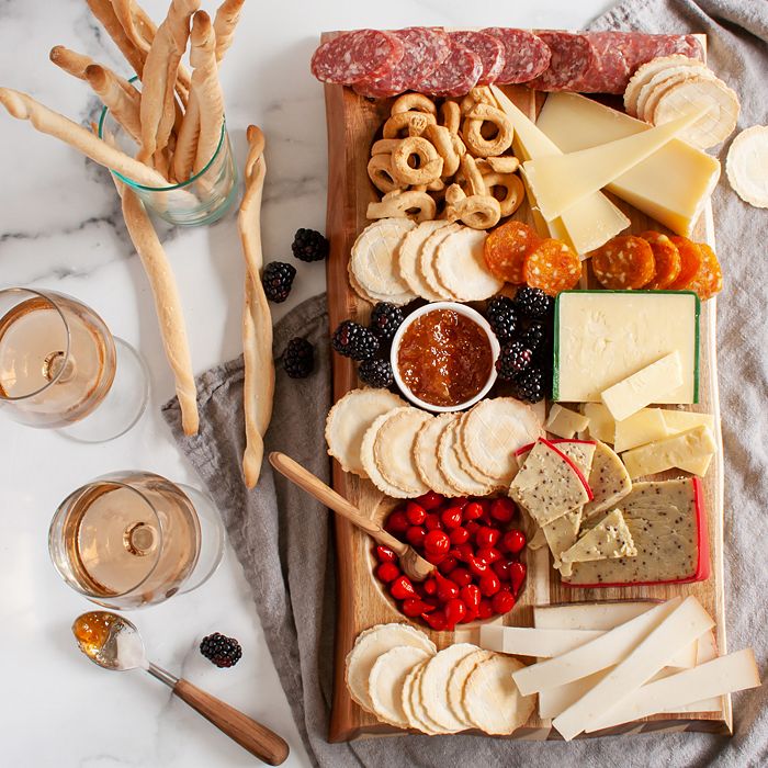 Valentine's Day Charcuterie Boards #Charcuterie #CharcuterieBoards #ValentinesDay  