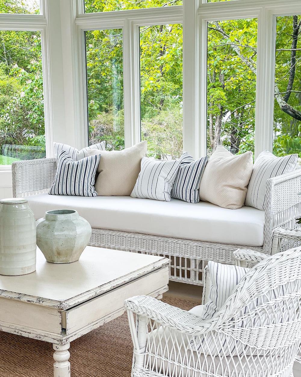 12 White Wicker Sofa Ideas for Creating a Calming and Serene Space