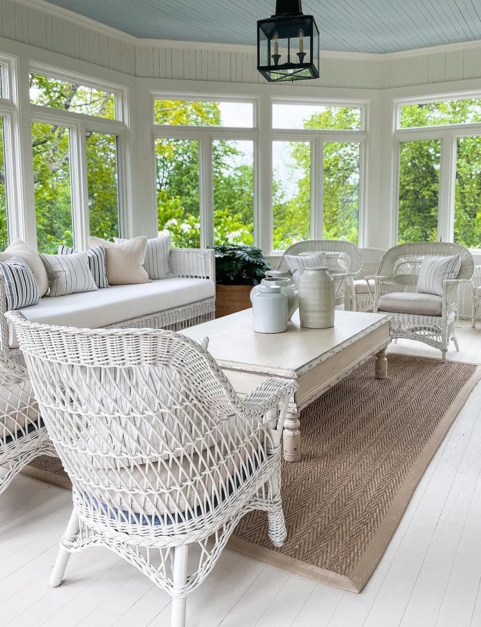 6 White Wicker Sofas for Creating a Calming and Serene Space