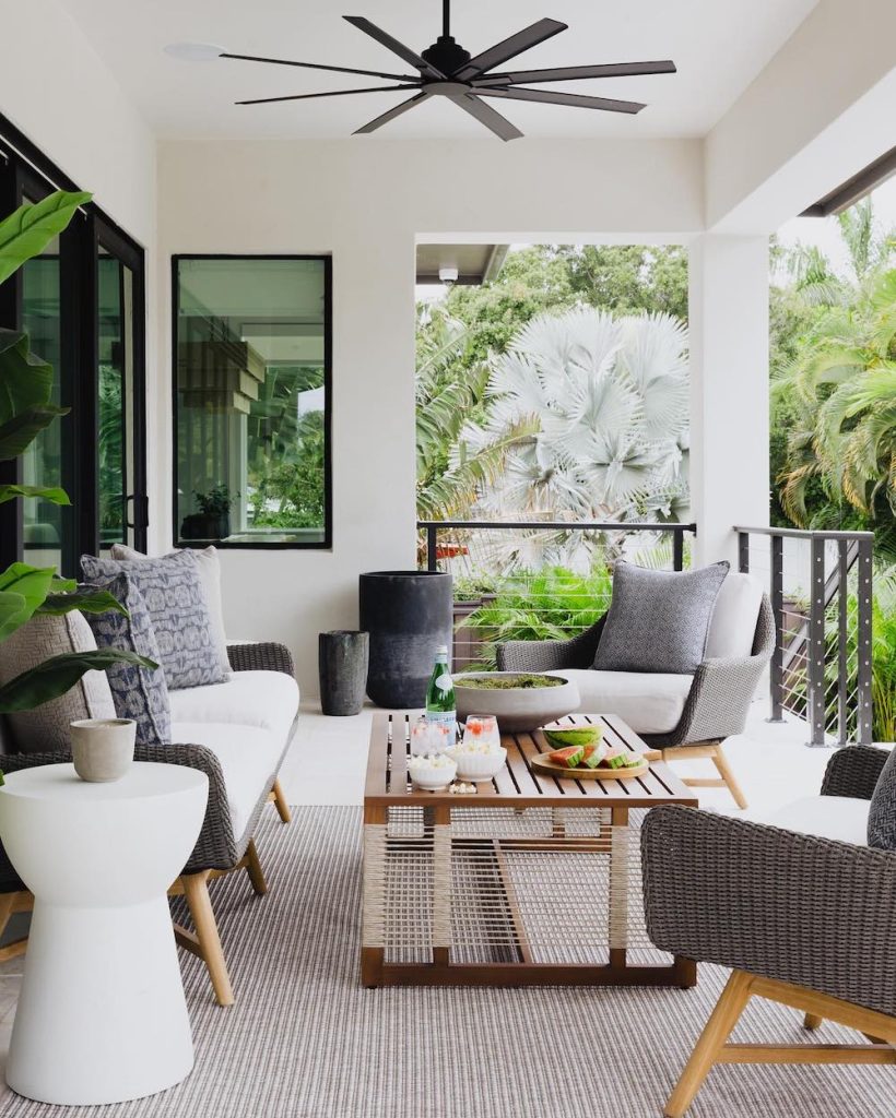 Wicker Patio Sofa Ideas In 7 #PatioSofas #All-WeatherSofas #ResinSofas 