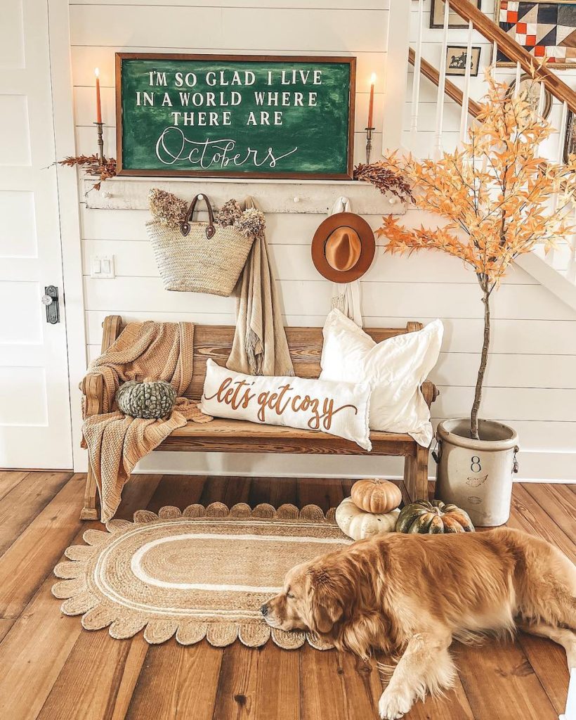 In 15 #FallEntryway #FallFarmhouseEntryway #FallFarmhouse