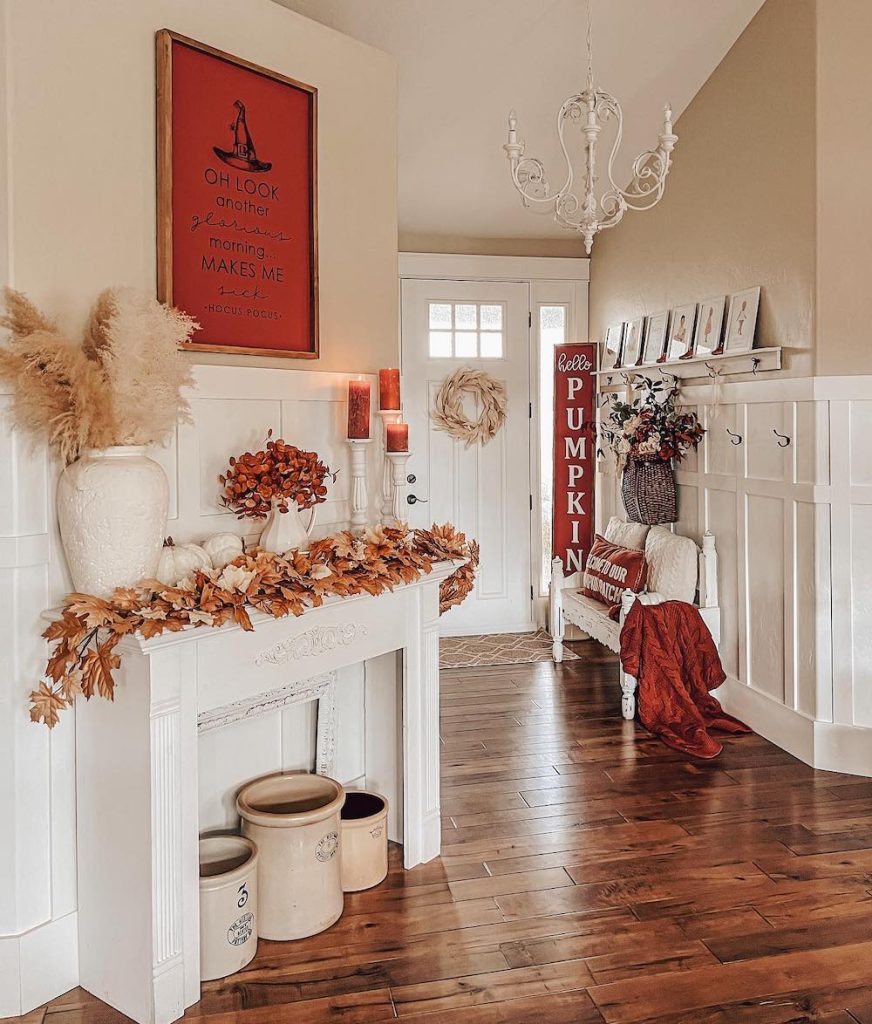 Fall Farmhouse Entryway Ideas In 2 #FallEntryway #FallFarmhouseEntryway #FallFarmhouse