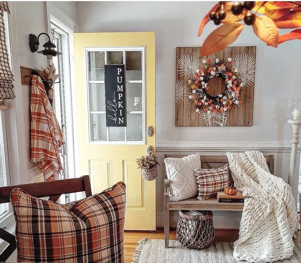 Fall Farmhouse Entryway Ideas In 4 #FallEntryway #FallFarmhouseEntryway #FallFarmhouse