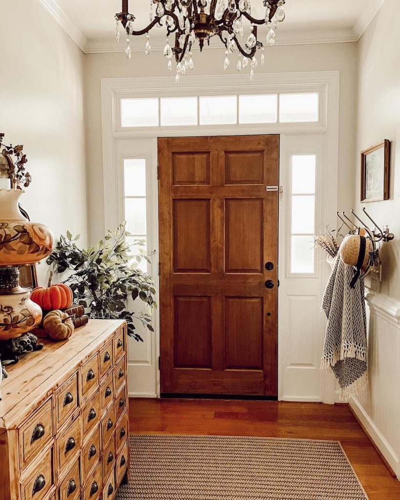 In 6 #FallEntryway #FallFarmhouseEntryway #FallFarmhouse